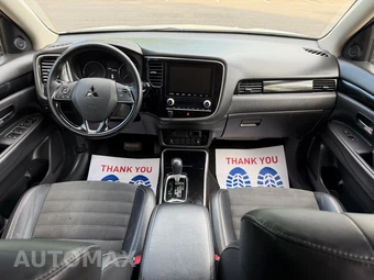 2020 Mitsubishi Outlander SE - miniatura 17