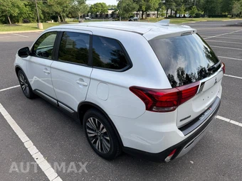 2020 Mitsubishi Outlander SE - miniatura 22