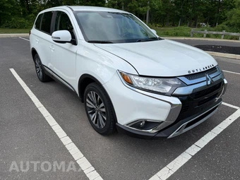2020 Mitsubishi Outlander SE - miniatura 3