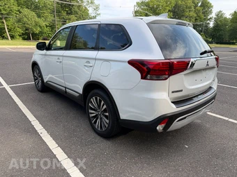 2020 Mitsubishi Outlander SE - miniatura 4