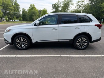 2020 Mitsubishi Outlander SE - miniatura 7