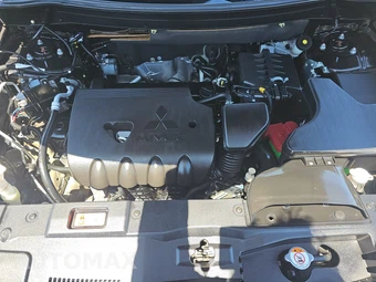 2020 Mitsubishi Outlander SEL - miniatura 15