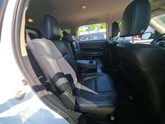 2020 Mitsubishi Outlander SEL - miniatura 17