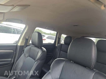 2020 Mitsubishi Outlander SEL - miniatura 11