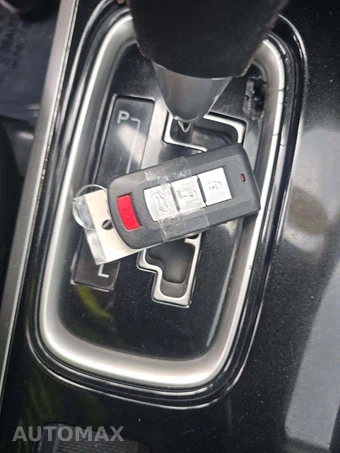 2020 Mitsubishi Outlander SEL - miniatura 8