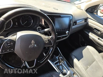 2020 Mitsubishi Outlander SEL – miniatura 11