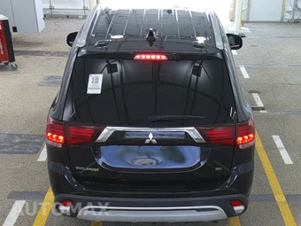 2020 Mitsubishi Outlander SEL - miniatura 5