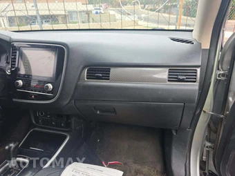 2020 Mitsubishi Outlander SEL - miniatura 20