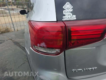 2020 Mitsubishi Outlander SEL - miniatura 35