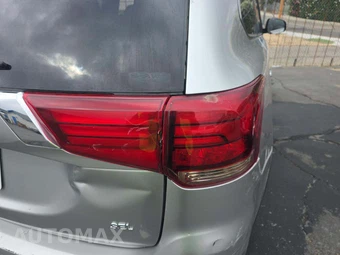 2020 Mitsubishi Outlander SEL - miniatura 36