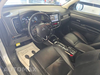2020 Mitsubishi Outlander SEL - miniatura 11