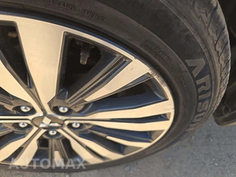 2020 Mitsubishi Outlander SEL - miniatura 23