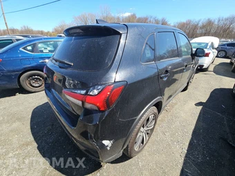 2020 Mitsubishi Outlander Sport Black Edition – miniatura 4