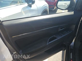 2020 Mitsubishi Outlander Sport ES – miniatura 9