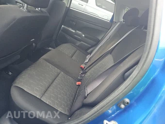 2020 Mitsubishi Outlander Sport SE – miniatura 13