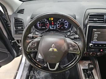 2020 Mitsubishi Outlander Sport SE - miniatura 10