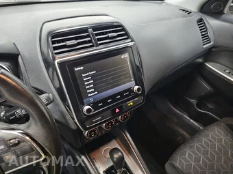 2020 Mitsubishi Outlander Sport SE - miniatura 11
