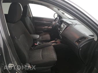 2020 Mitsubishi Outlander Sport SE - miniatura 8