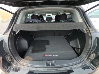 2020 Mitsubishi Outlander Sport SE - miniatura 16