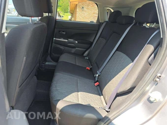 2020 Mitsubishi Outlander Sport SE - miniatura 10