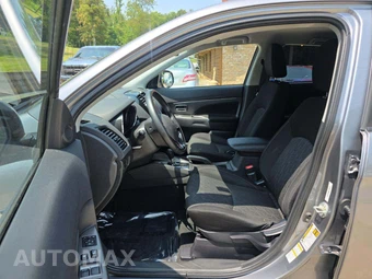 2020 Mitsubishi Outlander Sport SE - miniatura 3