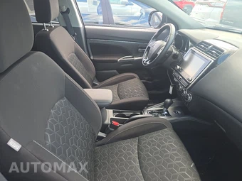 2020 Mitsubishi Outlander Sport SE - miniatura 8