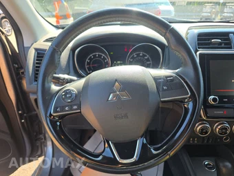 2020 Mitsubishi Outlander Sport SE - miniatura 16