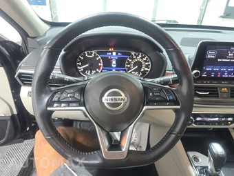 2020 Nissan Altima Platinum - miniatura 10