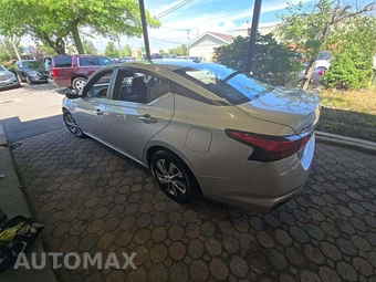2020 Nissan Altima S – miniatura 2