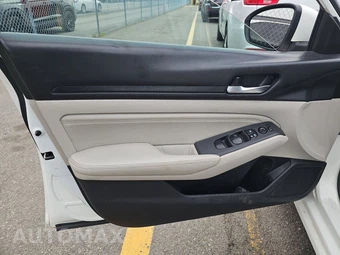 2020 Nissan Altima S – miniatura 9