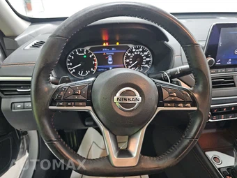 2020 Nissan Altima SR – miniatura 10