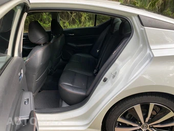 2020 Nissan Altima SR - miniatura 20