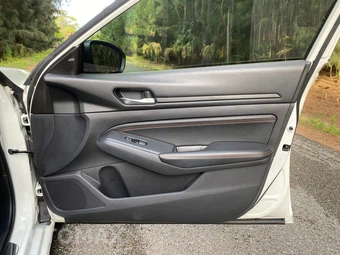 2020 Nissan Altima SR - miniatura 25