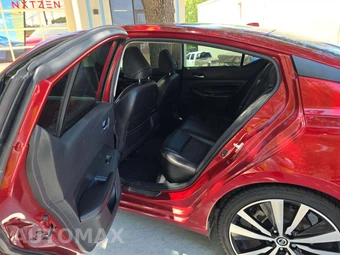 2020 Nissan Altima SR - miniatura 10