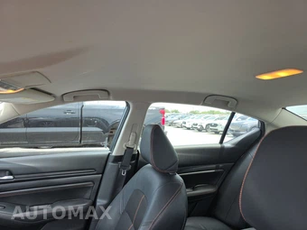 2020 Nissan Altima SR - miniatura 17