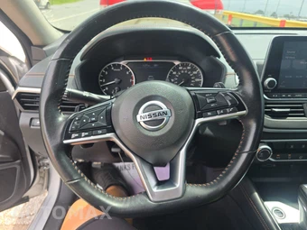 2020 Nissan Altima SR – miniatura 10