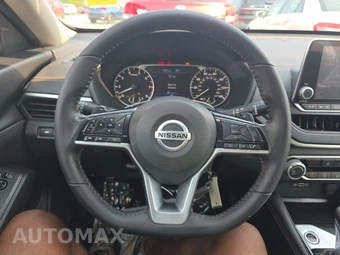 2020 Nissan Altima SR – miniatura 10