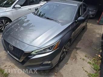 2020 Nissan Altima SR