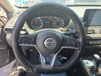 2020 Nissan Altima SR – miniatura 10