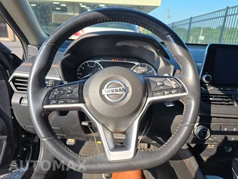 2020 Nissan Altima SR – miniatura 10