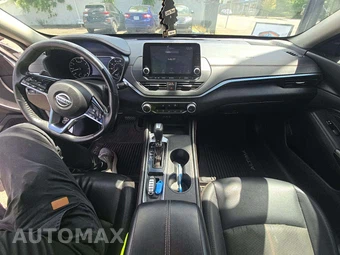 2020 Nissan Altima SR – miniatura 10