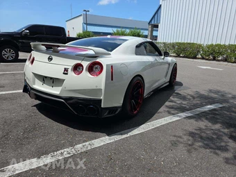 2020 Nissan GT-R Premium - miniatura 3