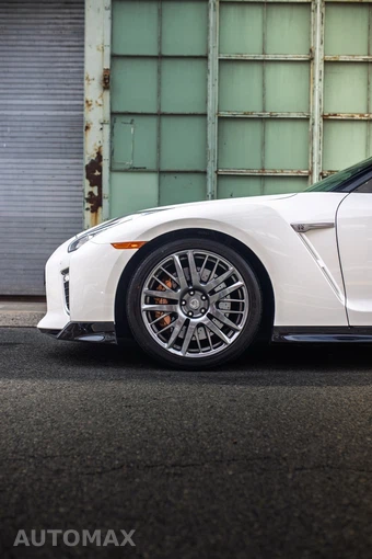 2020 Nissan GT-R Premium - miniatura 2