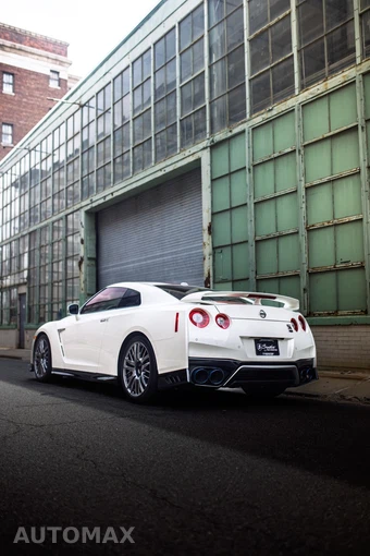 2020 Nissan GT-R Premium - miniatura 5