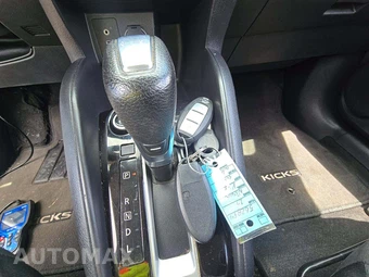 2020 Nissan Kicks S – miniatura 8