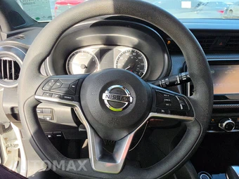 2020 Nissan Kicks S – miniatura 10