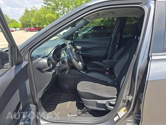 2020 Nissan Kicks S – miniatura 3
