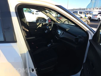 2020 Nissan Kicks S – miniatura 8