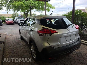 2020 Nissan Kicks S – miniatura 2