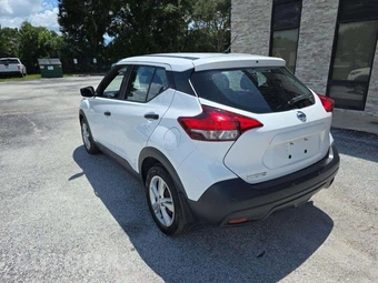2020 Nissan Kicks S - miniatura 2